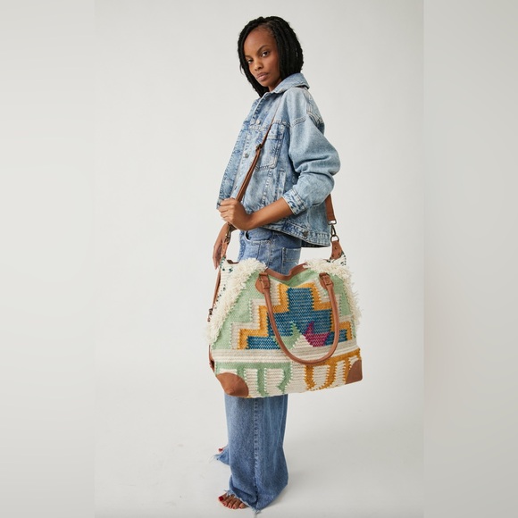 FREE PEOPLE QUICK TRIP WEEKENDER - Picture 2 of 9